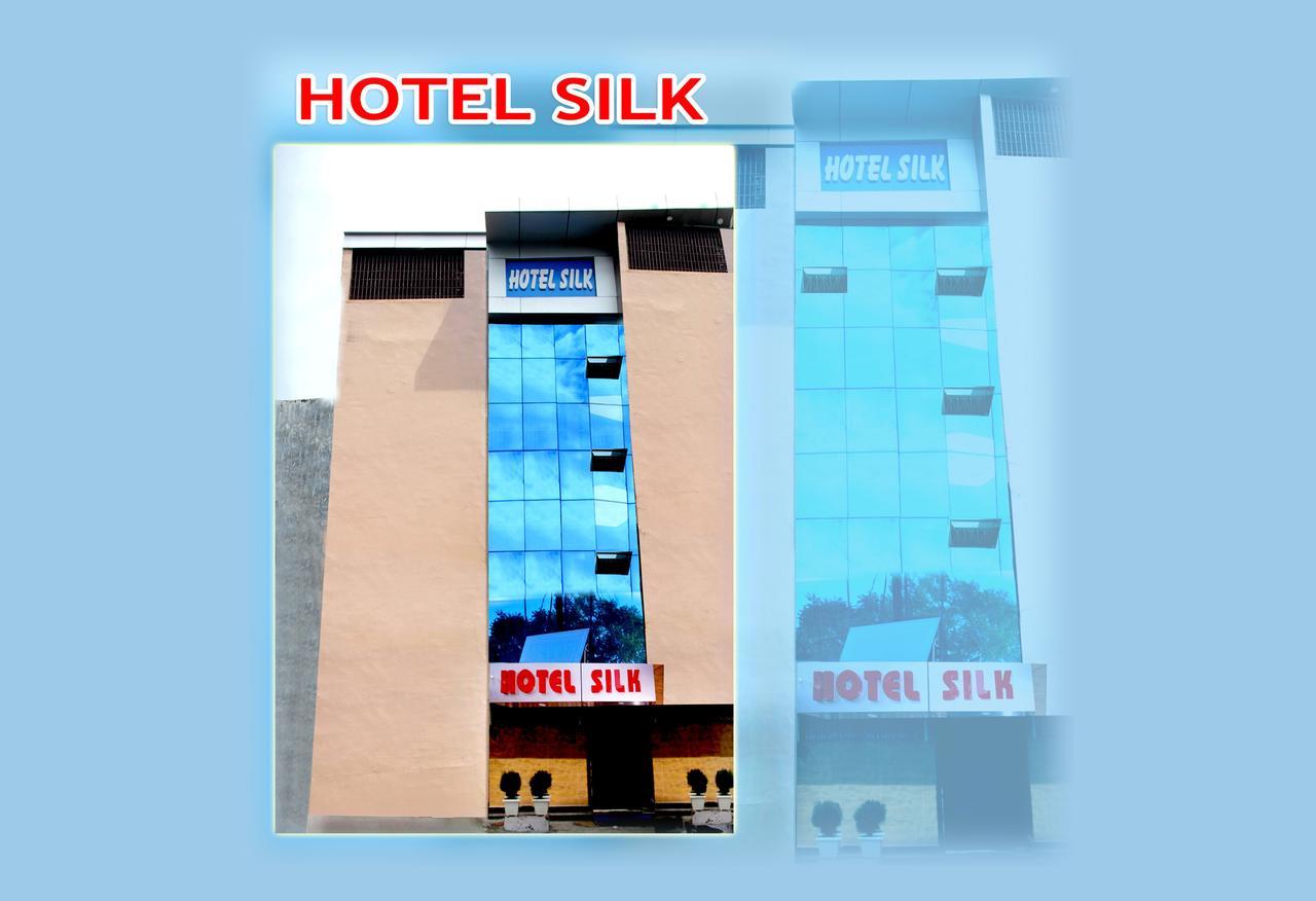 Hotel Silk Haldwani Exterior photo